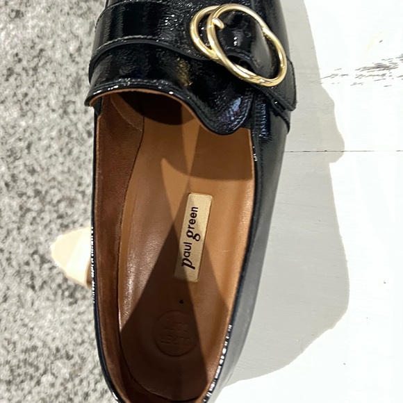 Paul Green patent leather loafers with a gold-tone buckle detail size US 9 - Picture 10 of 13